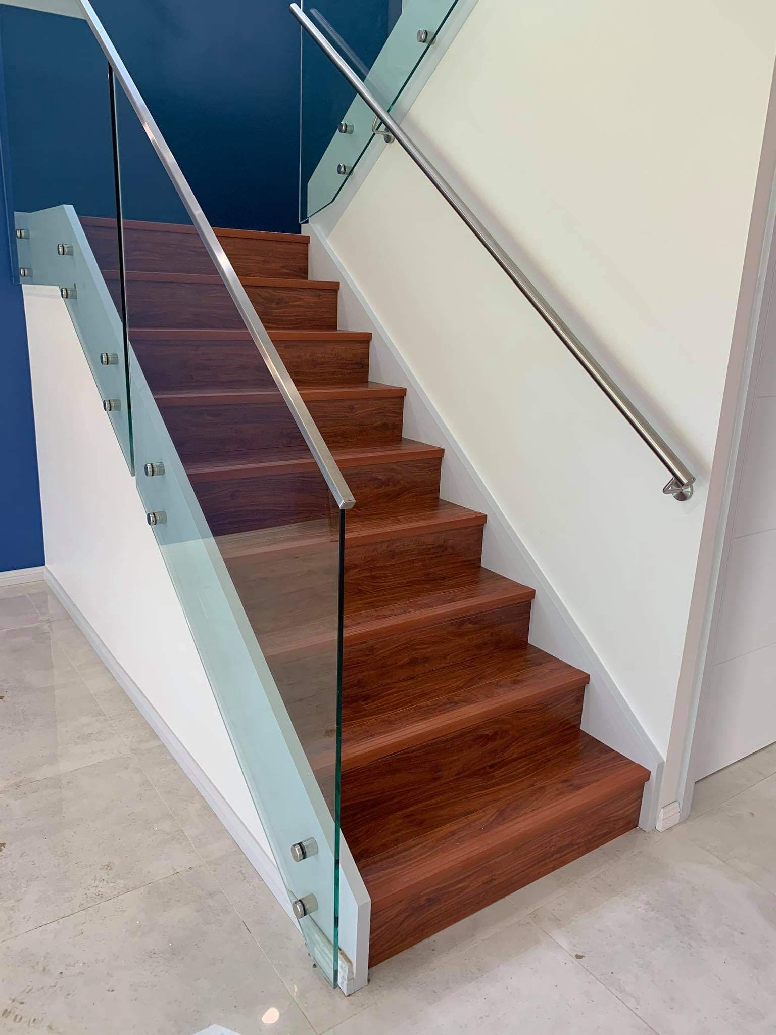 Straight stair with glass holder
