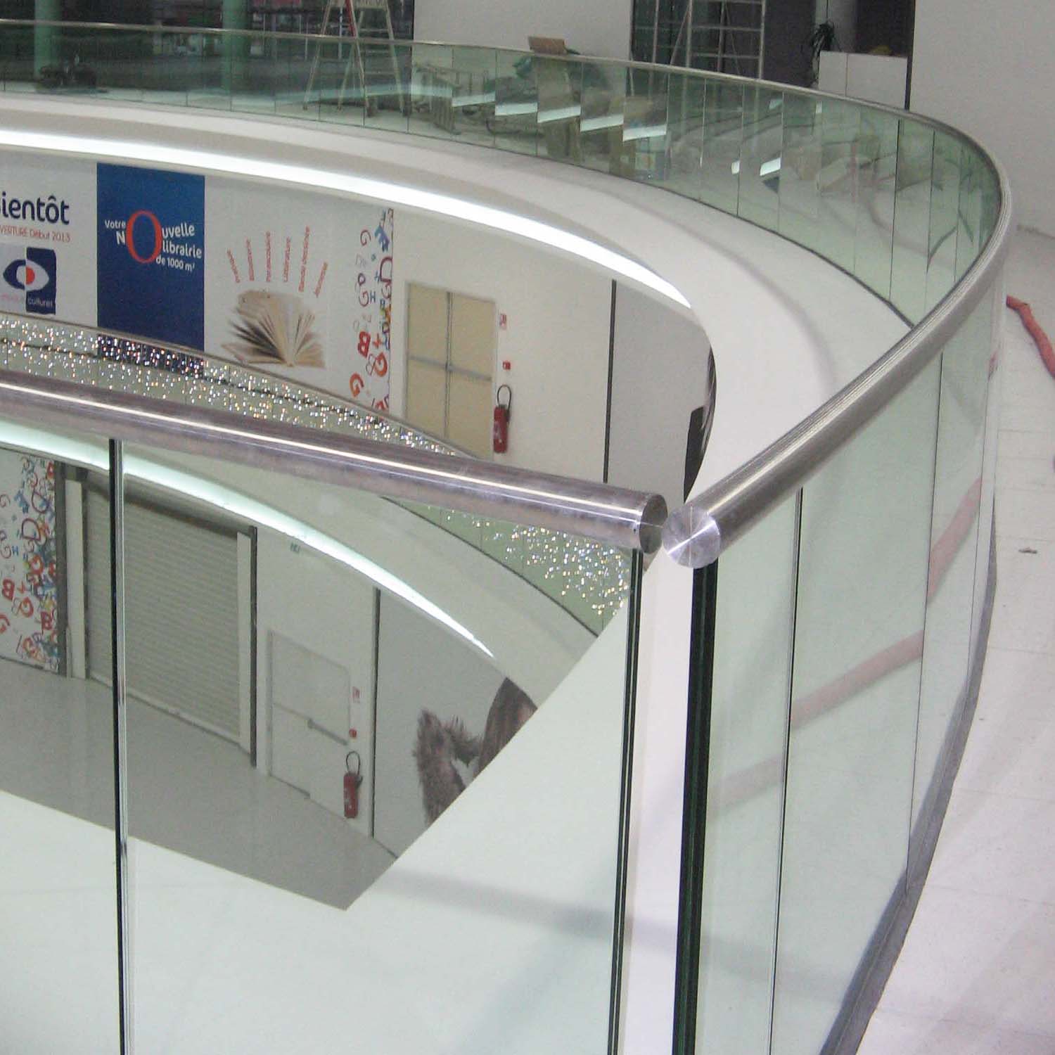 Glass balustrade with round slot tube
