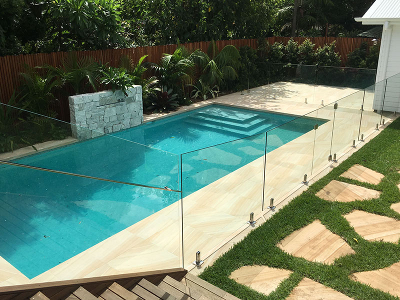 tropical-landscaped-pool-glass-fence-sydney