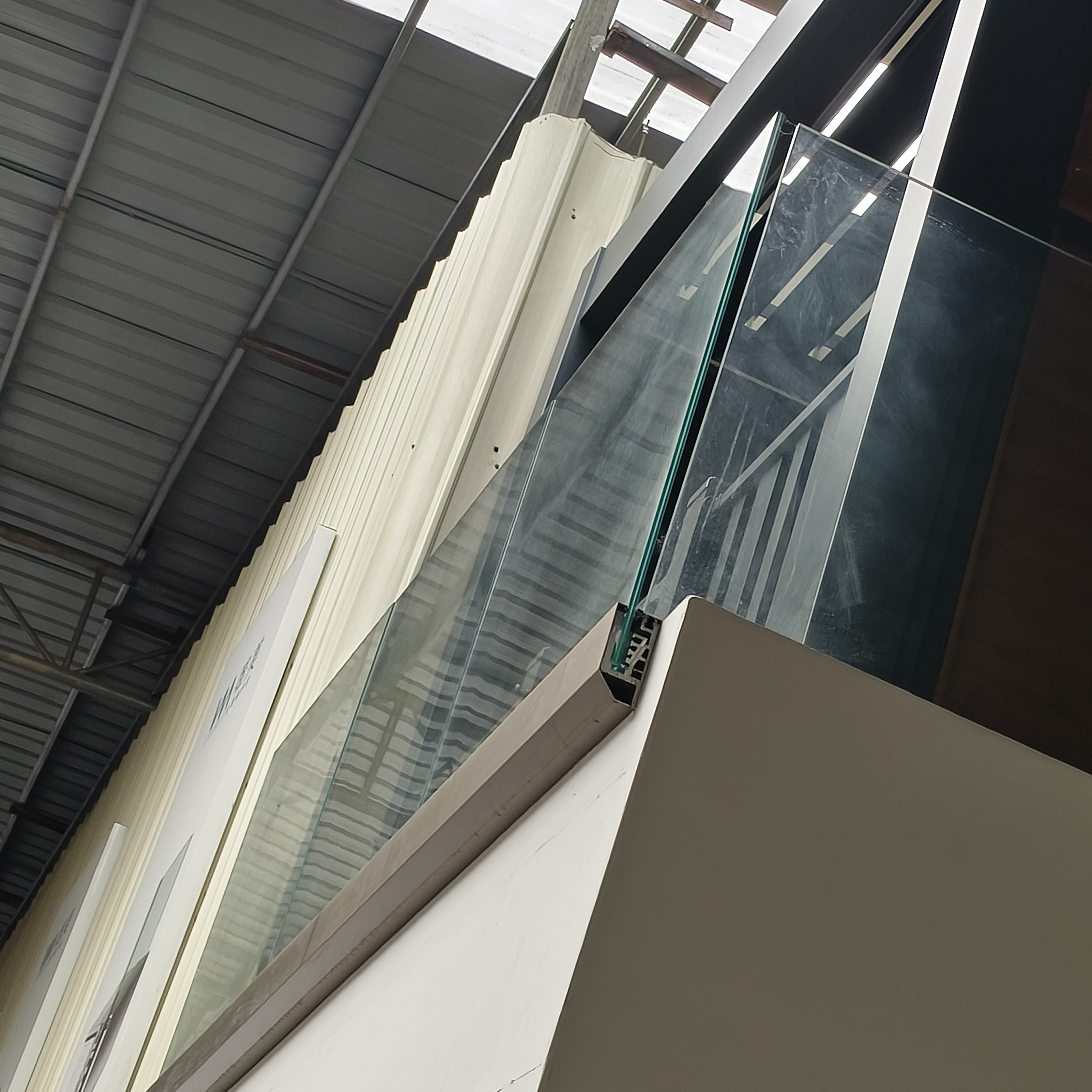 External glass railing